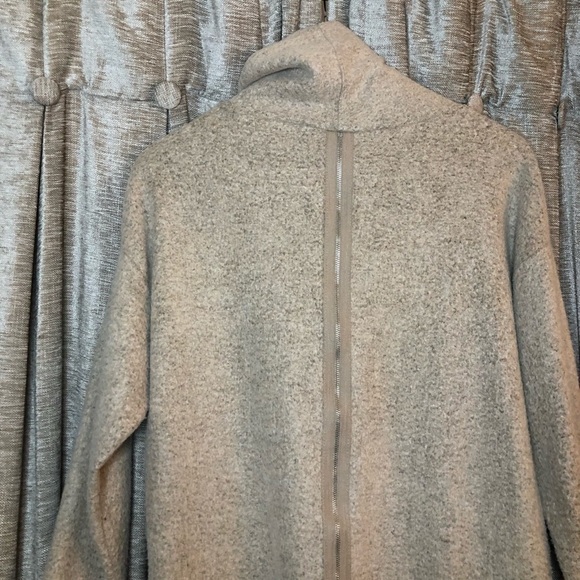 Soft Surroundings Tan Fleece Turtleneck Split Back Sweater Size Extra Small - Picture 10 of 14